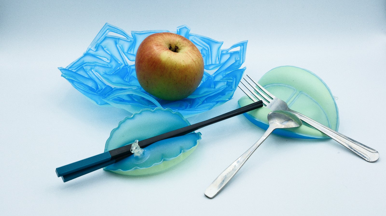 Morphility inflatable TPU fruit bowl with an apple, chopstick rest and cutlery rest
